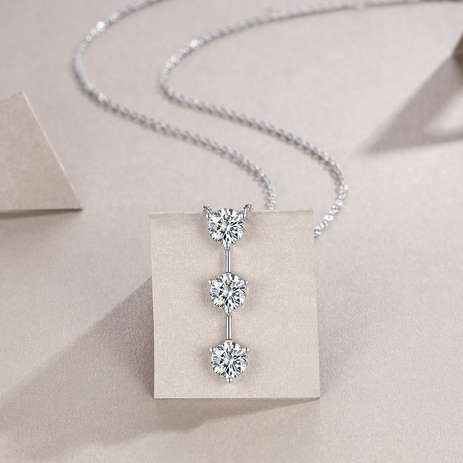 1 Carat Silver Necklace Pendant Set With Top Grade Moissanite, Made Of S925 Silver Plated Platinum.